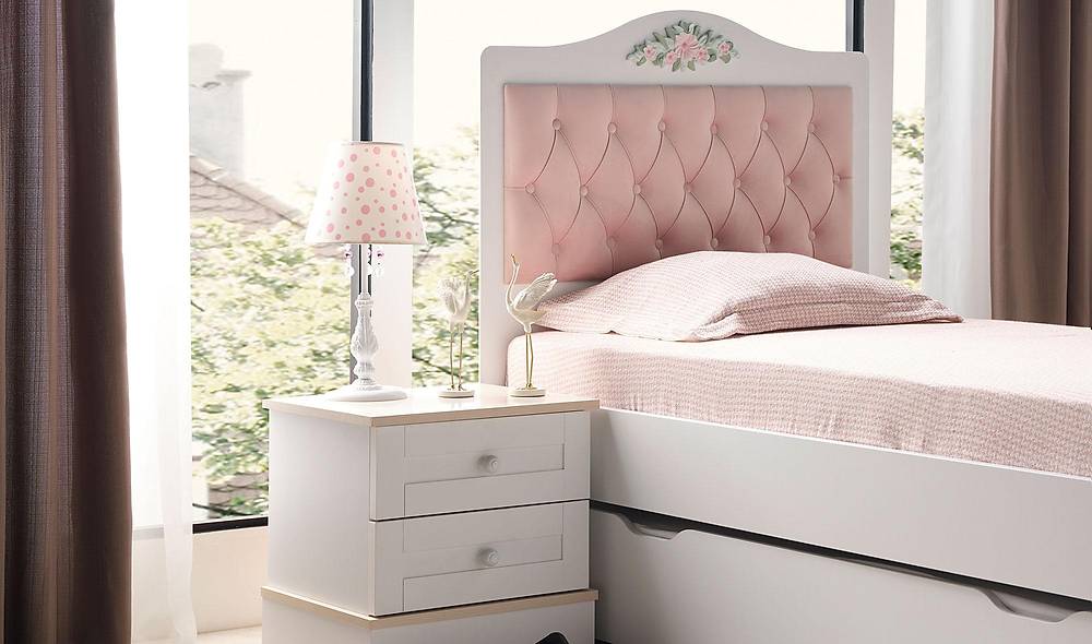 Pink Teen Room - 4 Door