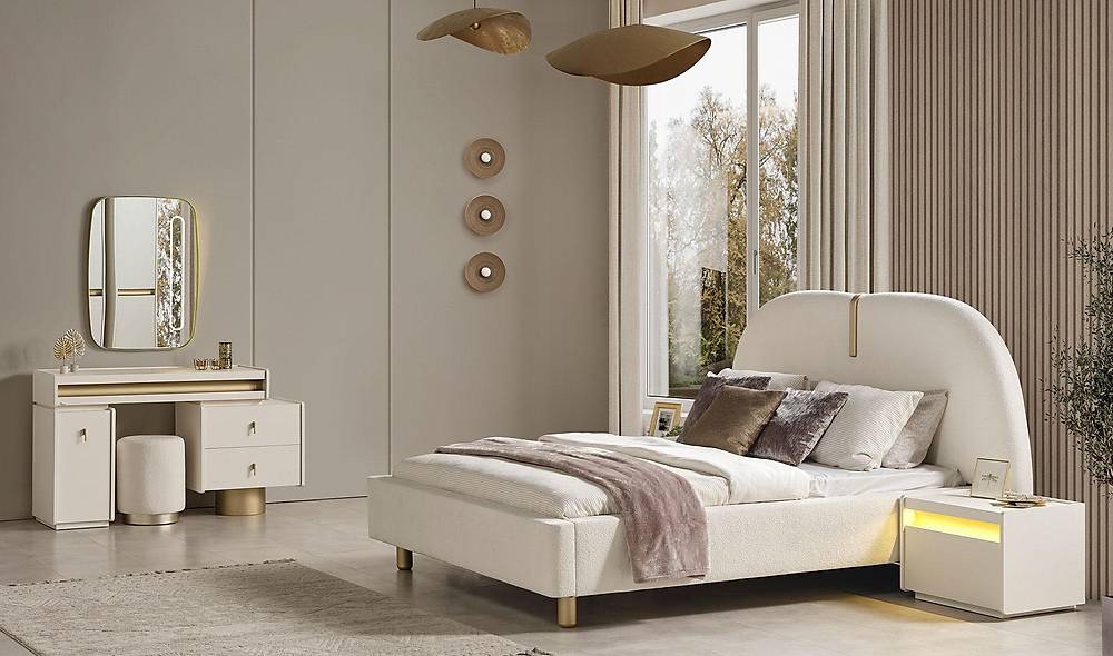 Hennes Bedroom - 6 Door