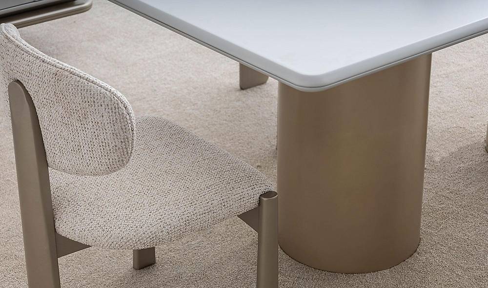 Nugare Dining Table Set