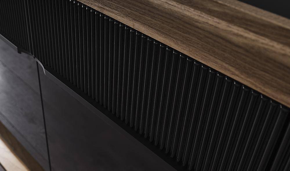 Larina Black Console