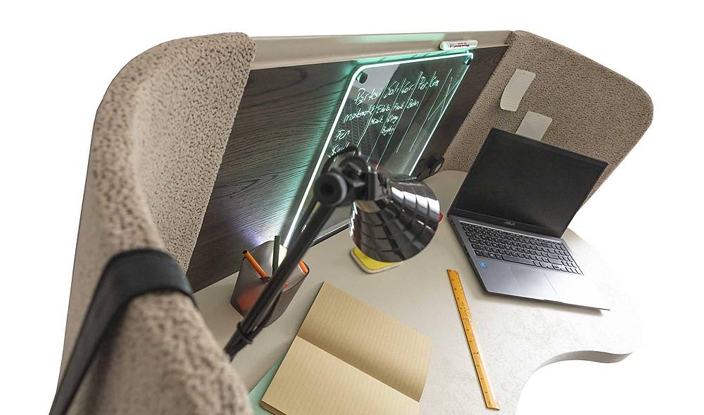Arcturus Study Desk