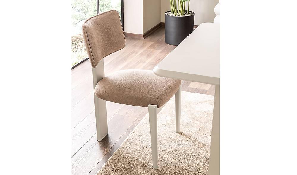 Arty Dining Table Set