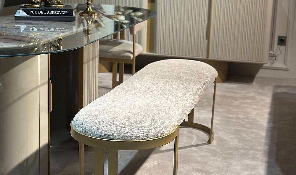 Laura Dining Table Set