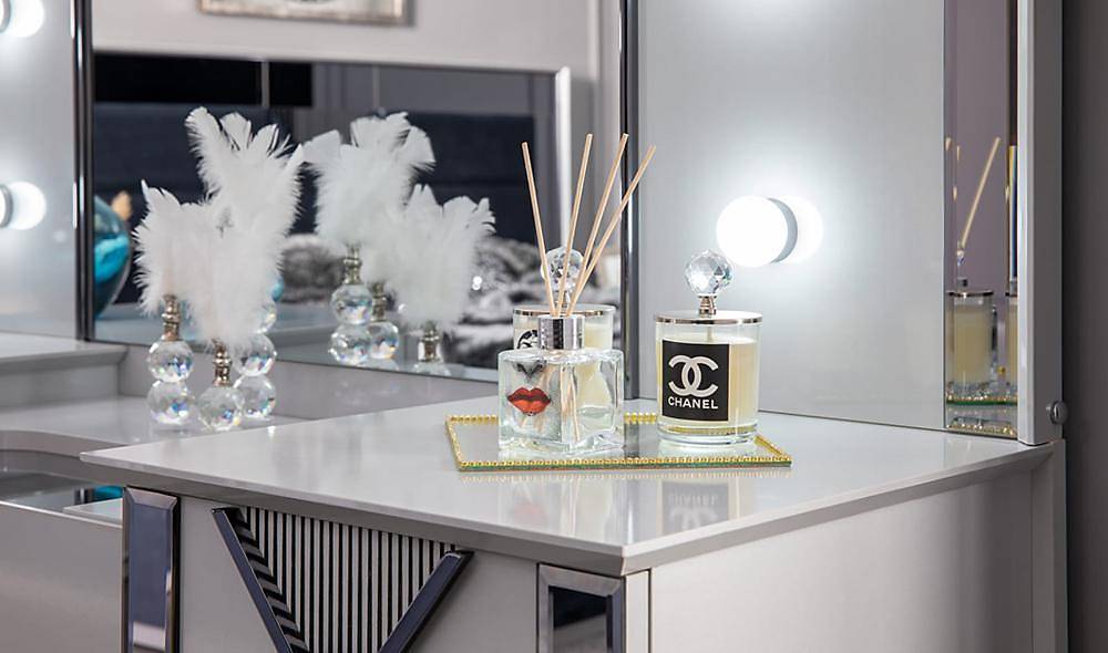 Leonis Dresser