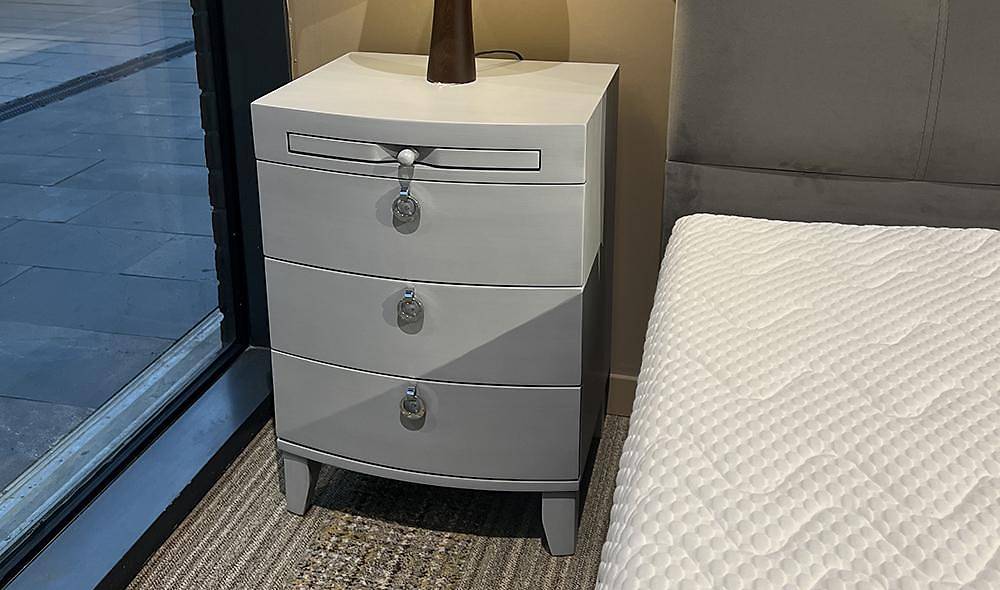 Yatsan Bach Nightstand - Gray