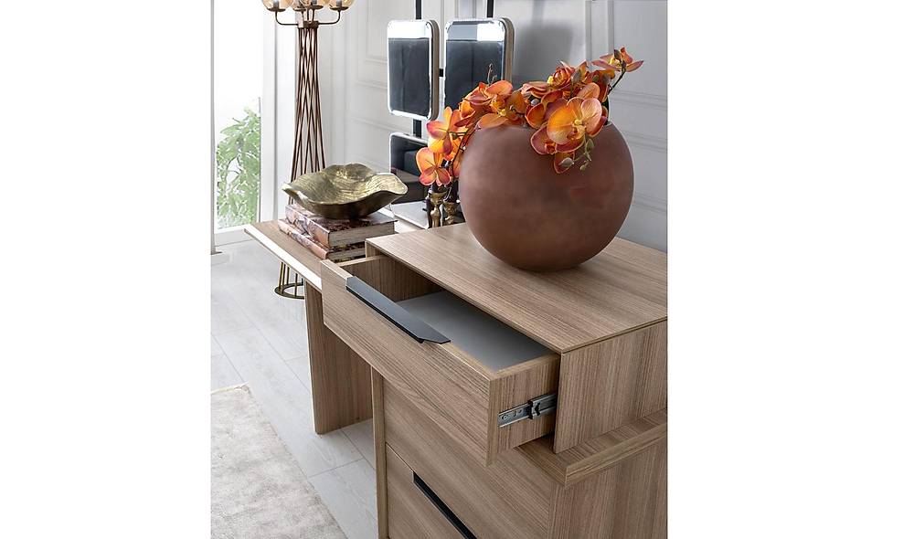 Becca Dresser