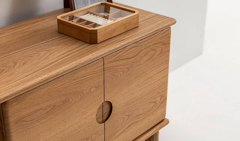 Handy Dresser