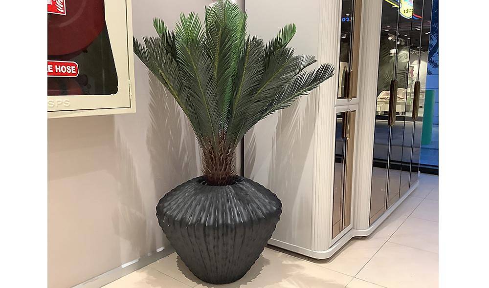 Black Flowerpot with Flower - 20472