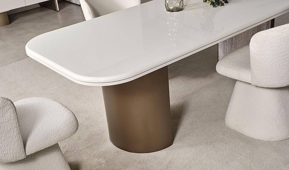 Zeus Dining Room