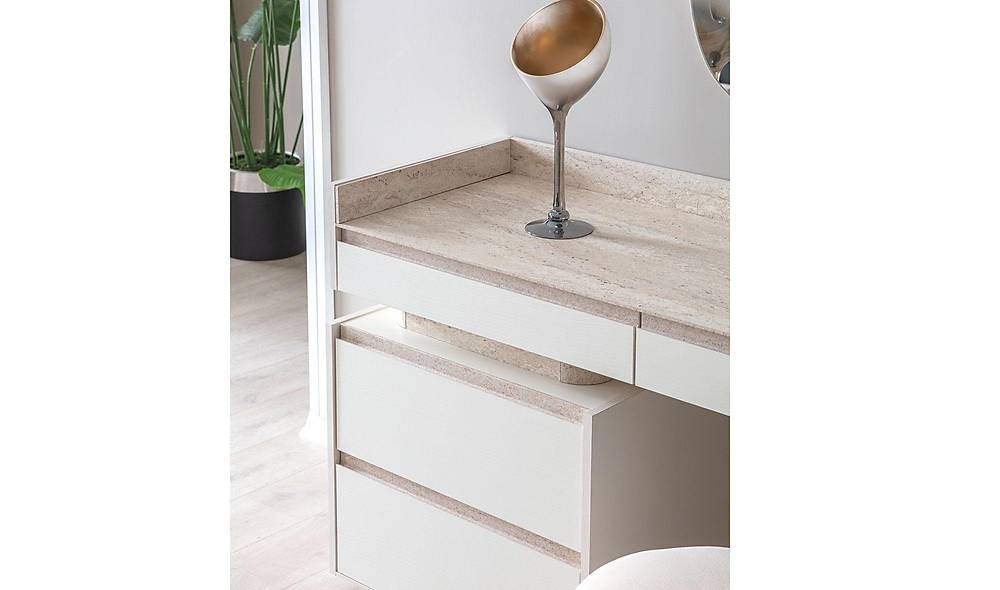 Axis Dresser