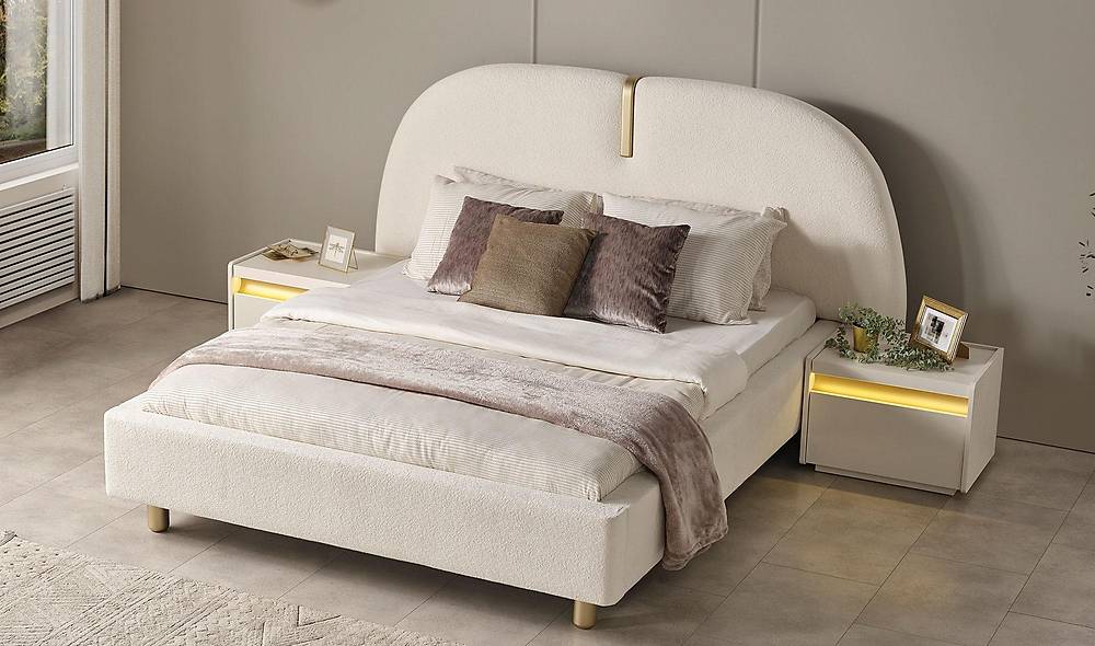 Hennes Bedroom - 6 Door