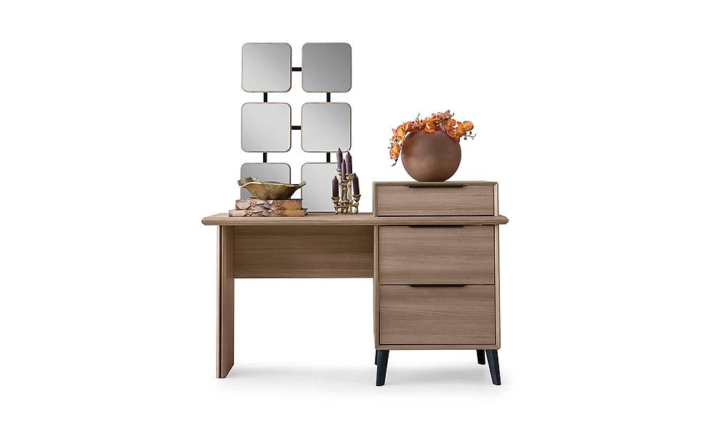 Becca Dresser