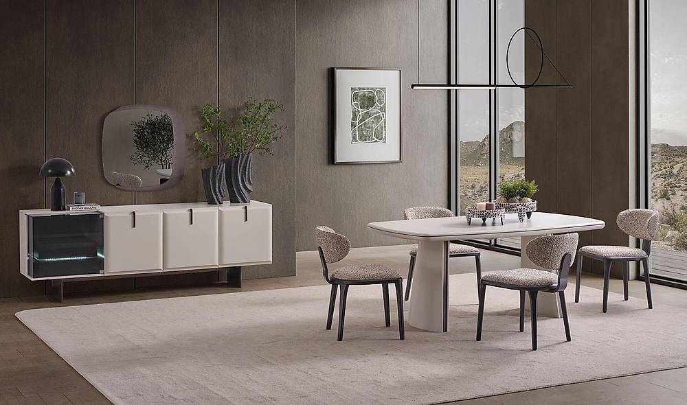Tinase Dining Room