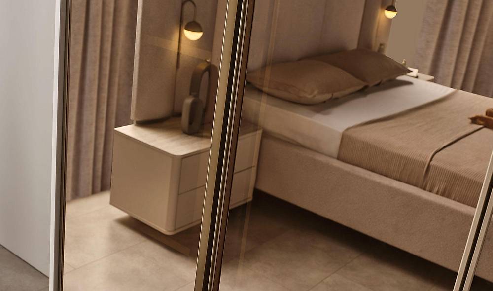 Listra 6 Door Wardrobe - Glass Lid