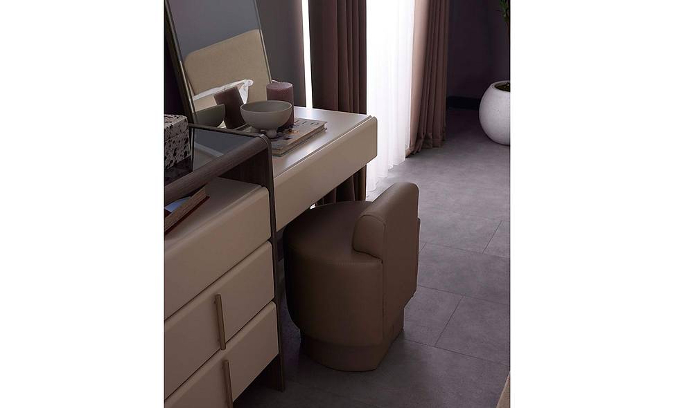 Nigozi Dresser