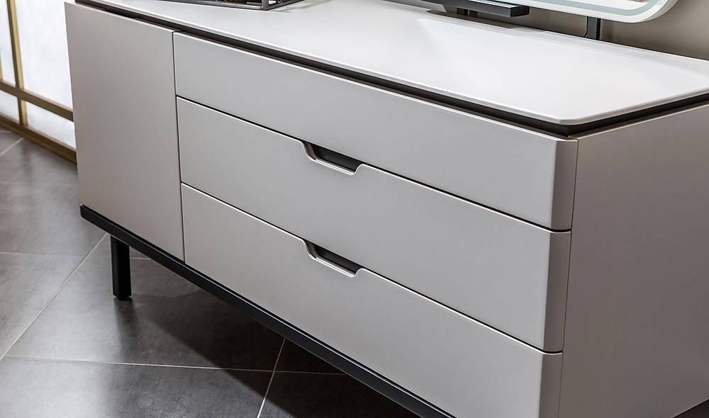 Collect Dresser