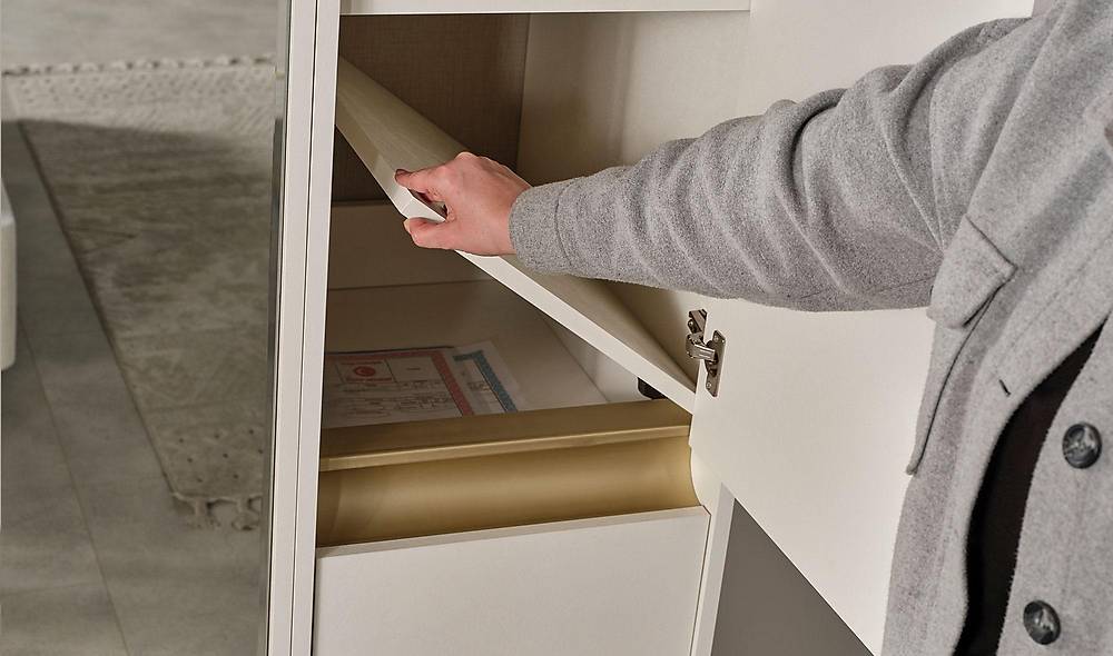 Hennes 6 Door Wardrobe - Mirrored