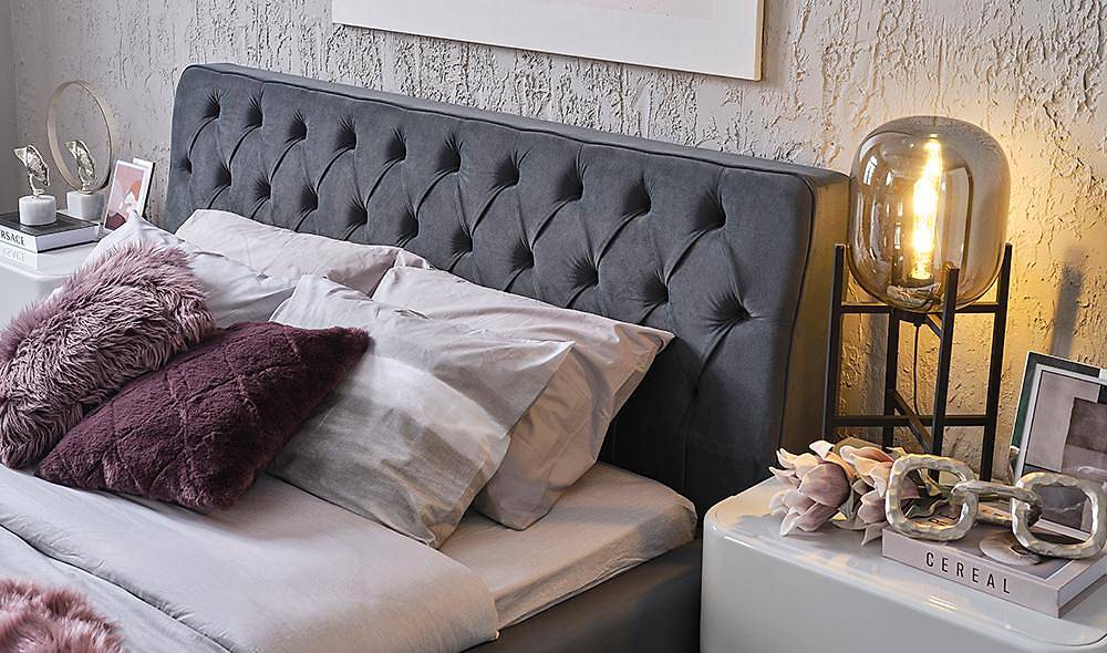 Verde Bedroom