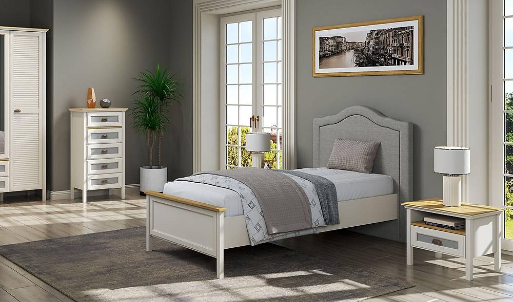 Astoria Teen Room