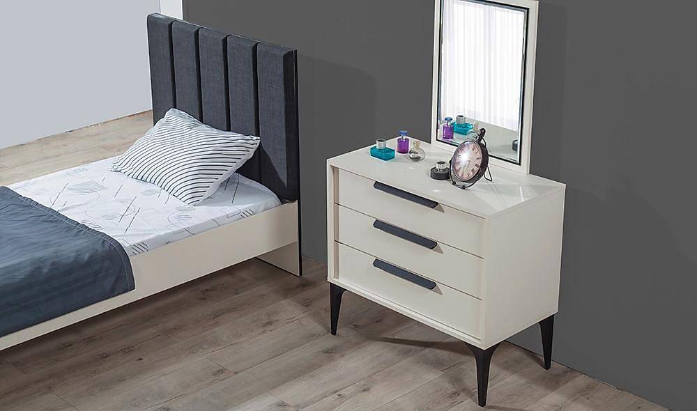 Newport Moonstone Teen Room
