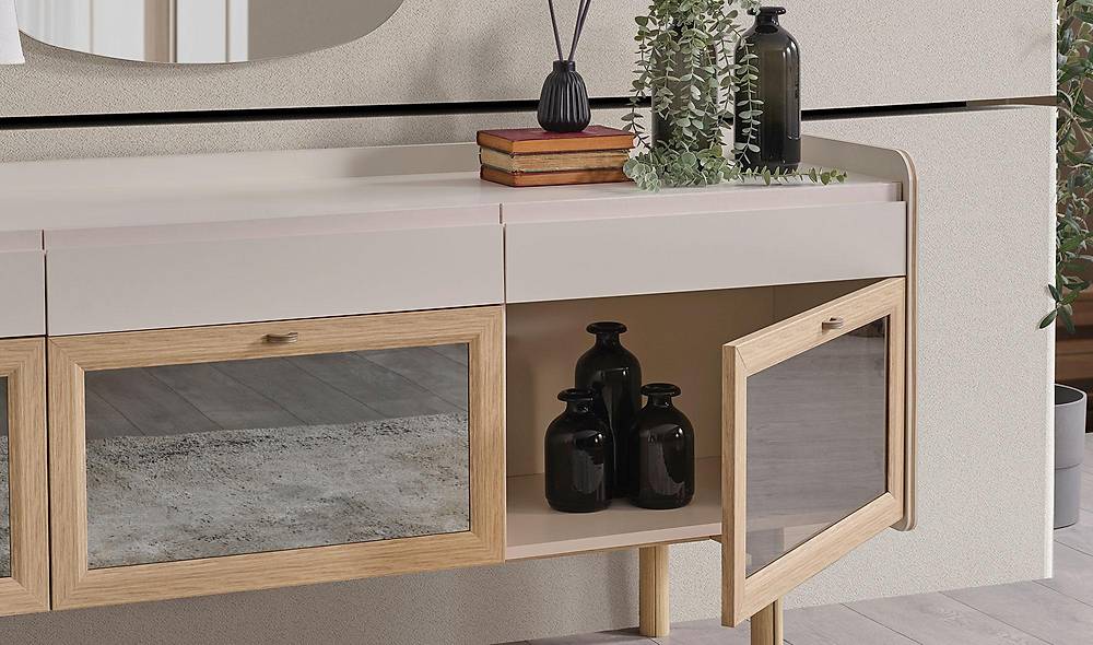 Bernette Console