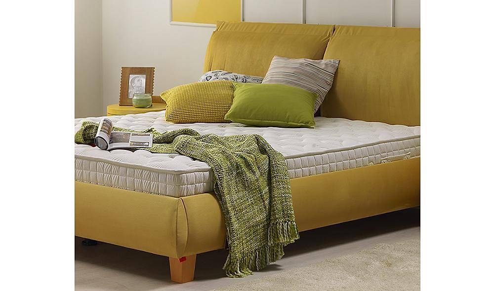 Yatsan Scarlet Framed Base + Headboard