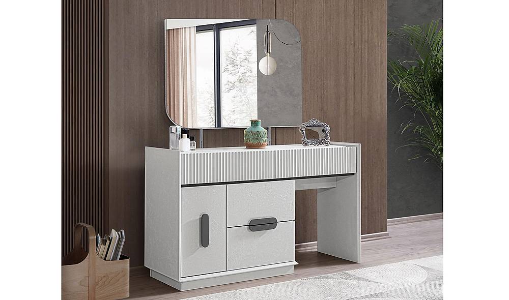 Adoria Dresser