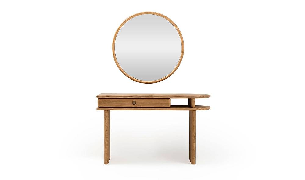 Handy Make-Up Table