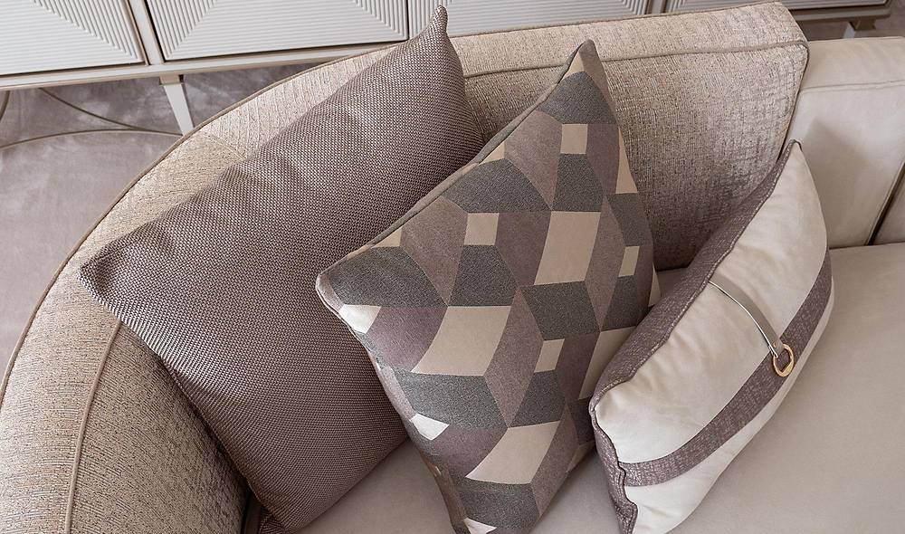 Alicent Sofa