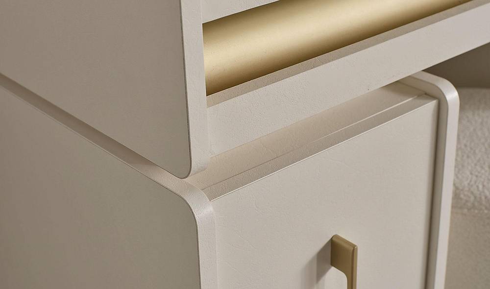 Hennes Bedroom - 6 Door