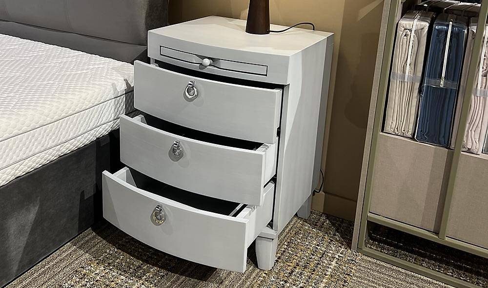 Yatsan Bach Nightstand - Gray