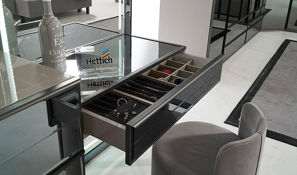 Zirkon Dresser