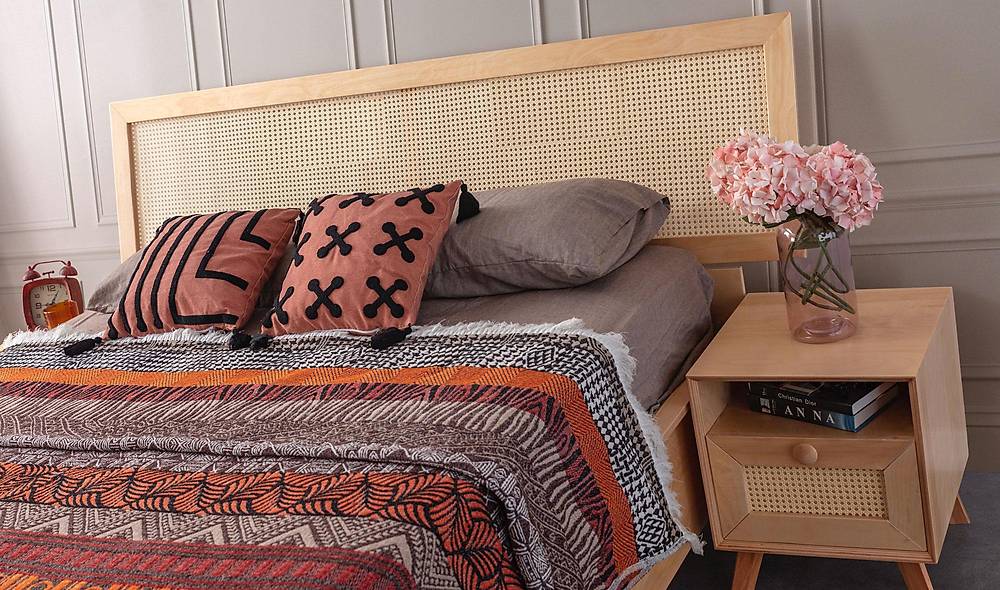 �svi�re Base Bedstead and Headboard - Oak