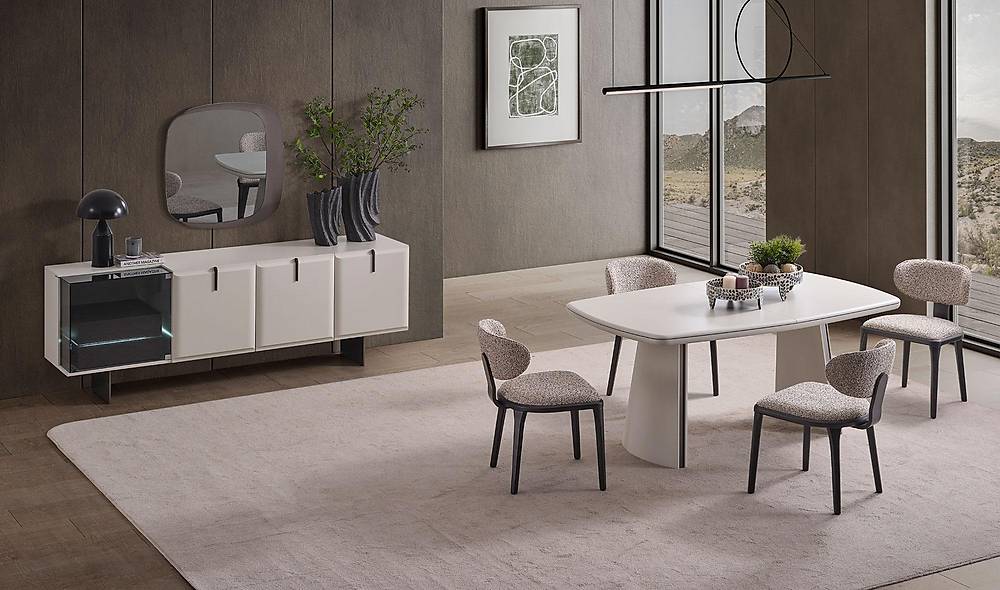 Tinase Dining Room