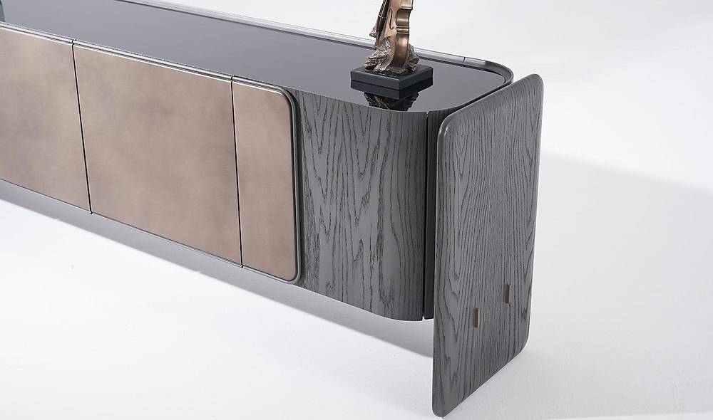 Mathilda Console