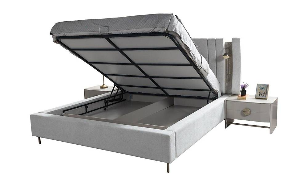 Hari Base Bedroom