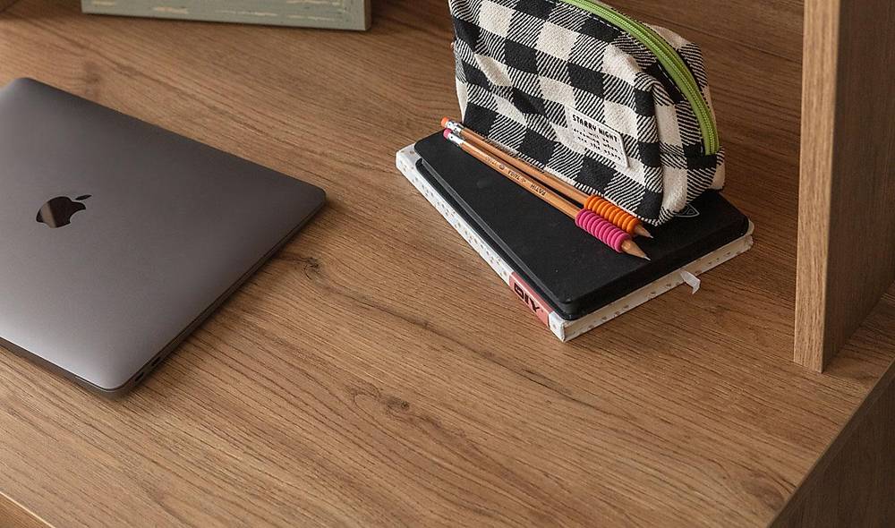 Marvin Study Desk