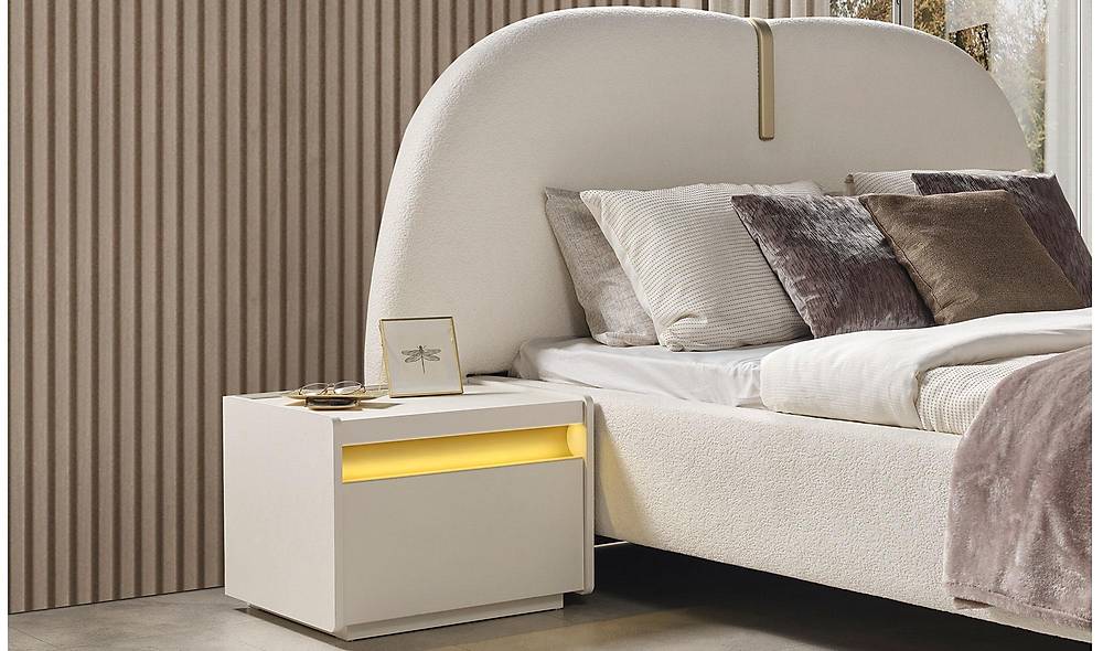 Hennes Bedroom - 6 Door