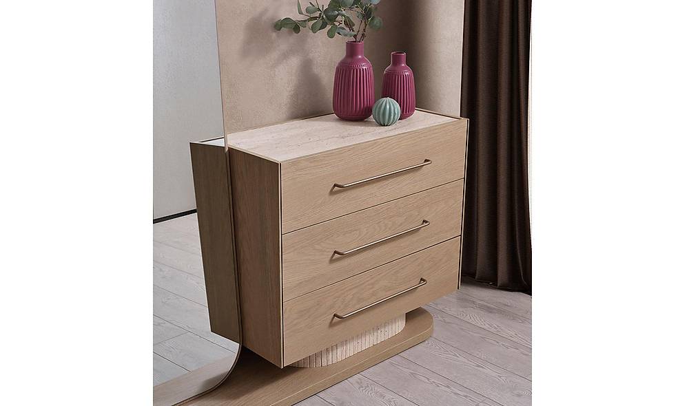 Noir Dresser