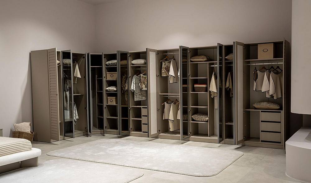 Latte Base Bedroom - Corner Wardrobe