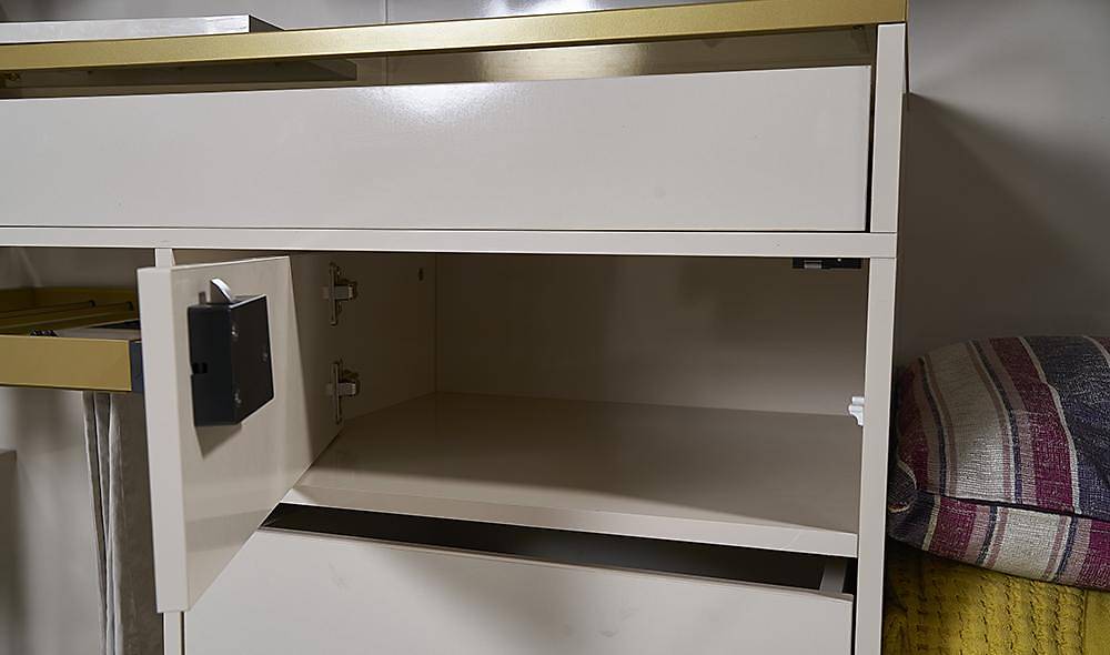 Kbrs Corner Bedroom