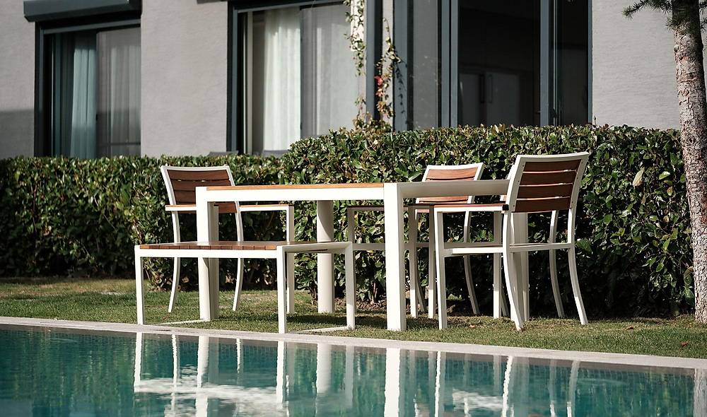 Everest Garden Table Set