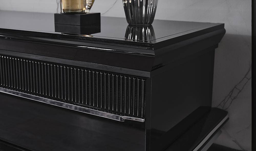 Clara Black Silver Dining Room