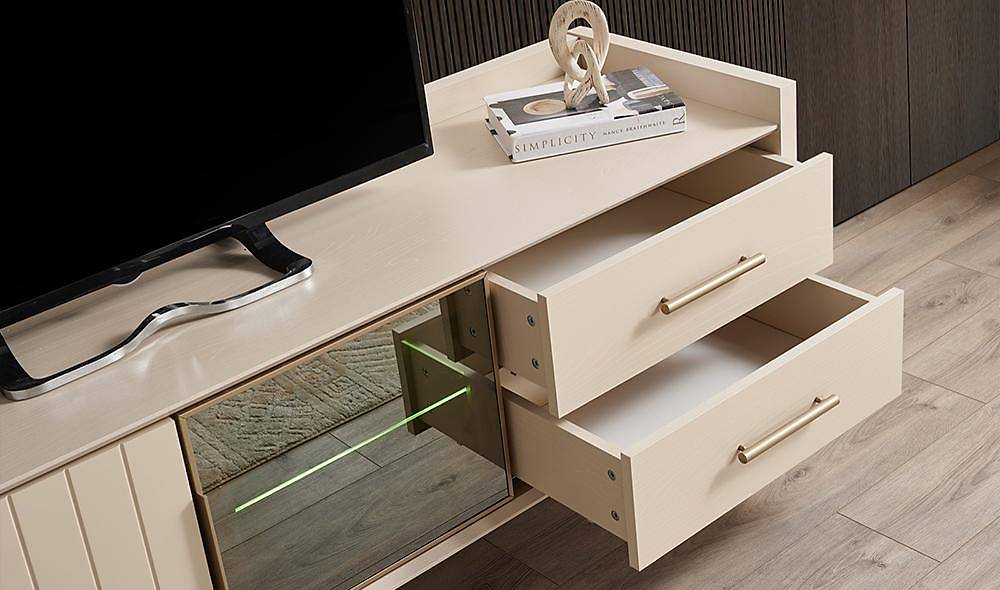 Lukka Dining Room - Cream
