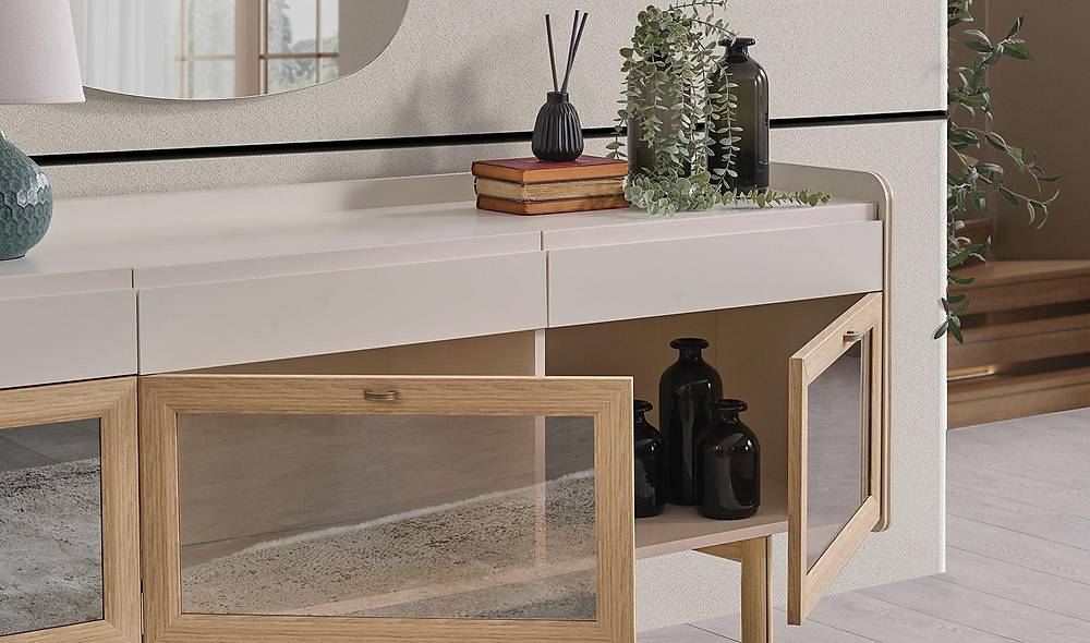 Bernette Console