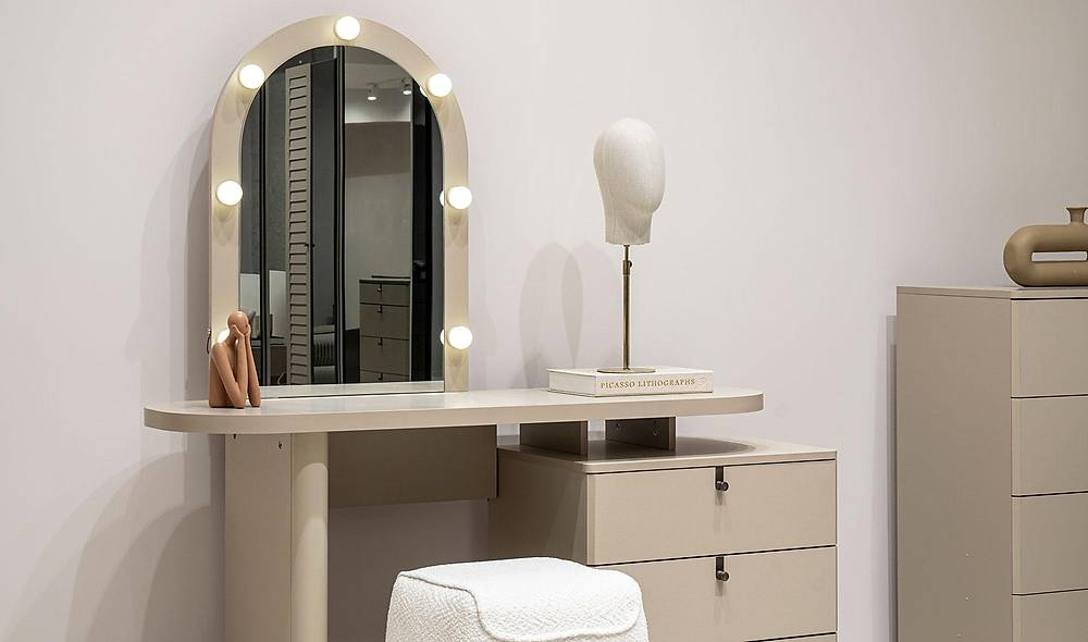 Latte Base Bedroom - 6 Door