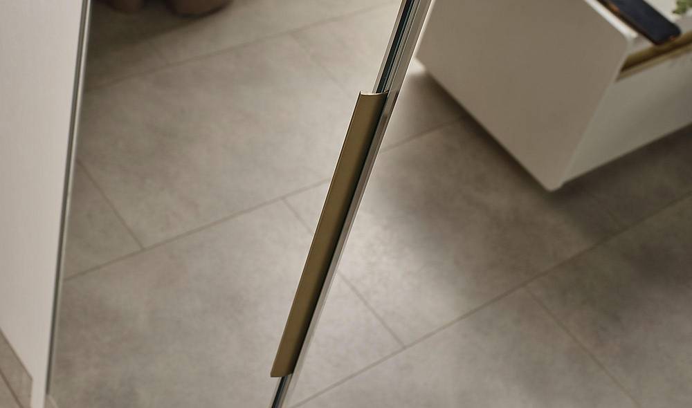 Hennes 6 Door Wardrobe - Mirrored