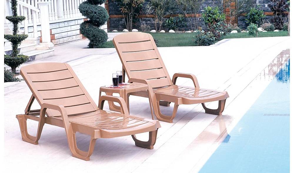 Royal Plastic Coffee Table 4 Piece