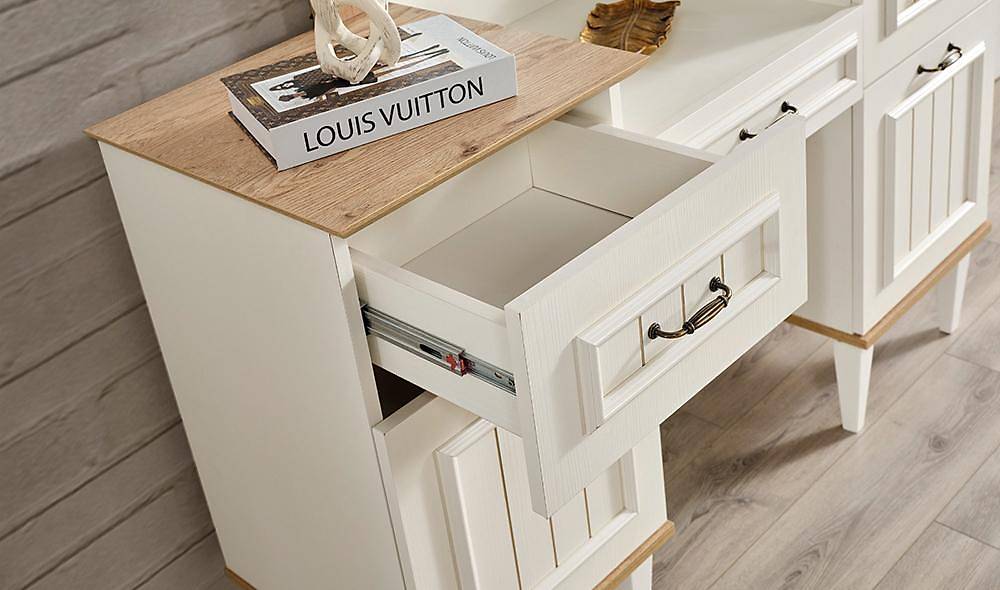 Estanze Bedroom with Base