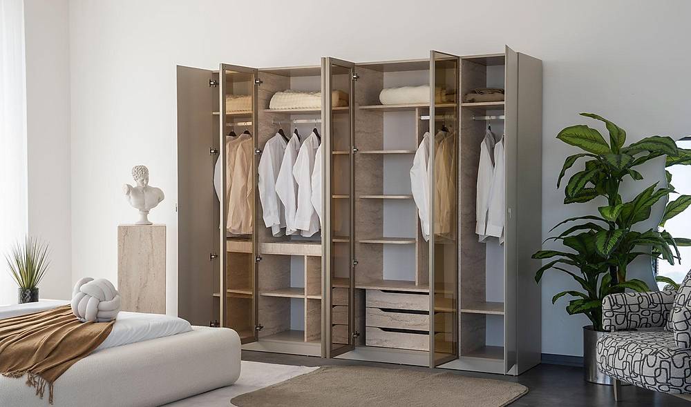 Levante Base Bedroom